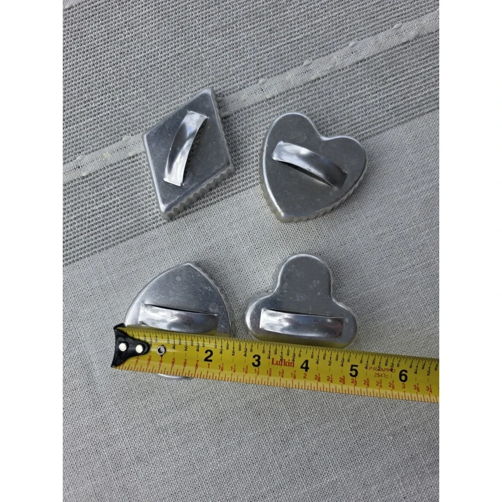 VTG Aluminum Cookie Cutter Molds Scalloped Heart Clover Diamond Club 4 Card Suit
